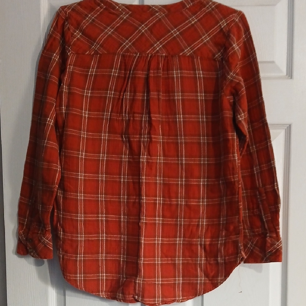 Universal Thread Red Plaid Women Blouse - Picture 2 of 3